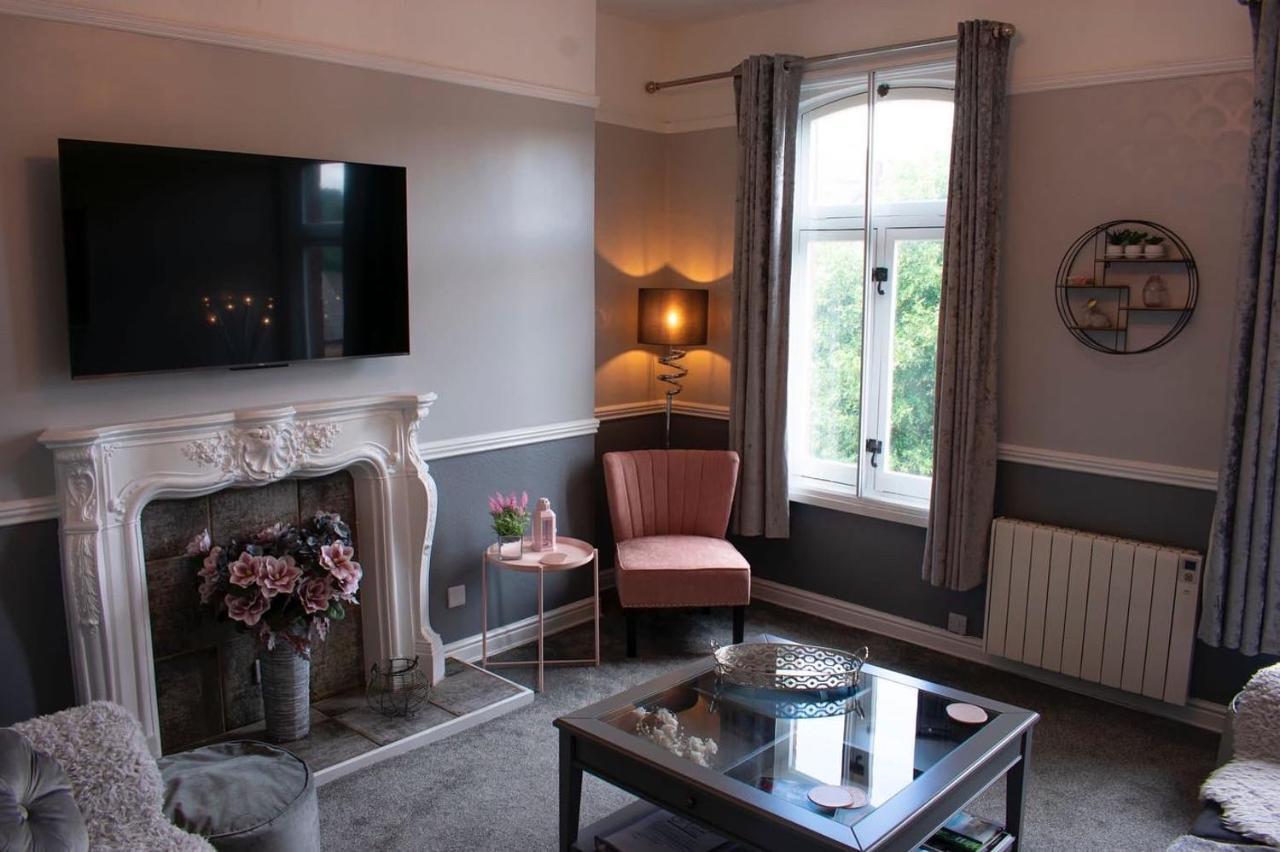 Courtyard Holiday Apartments Belper Extérieur photo