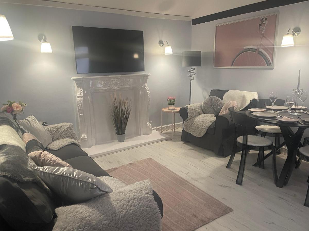 Courtyard Holiday Apartments Belper Extérieur photo