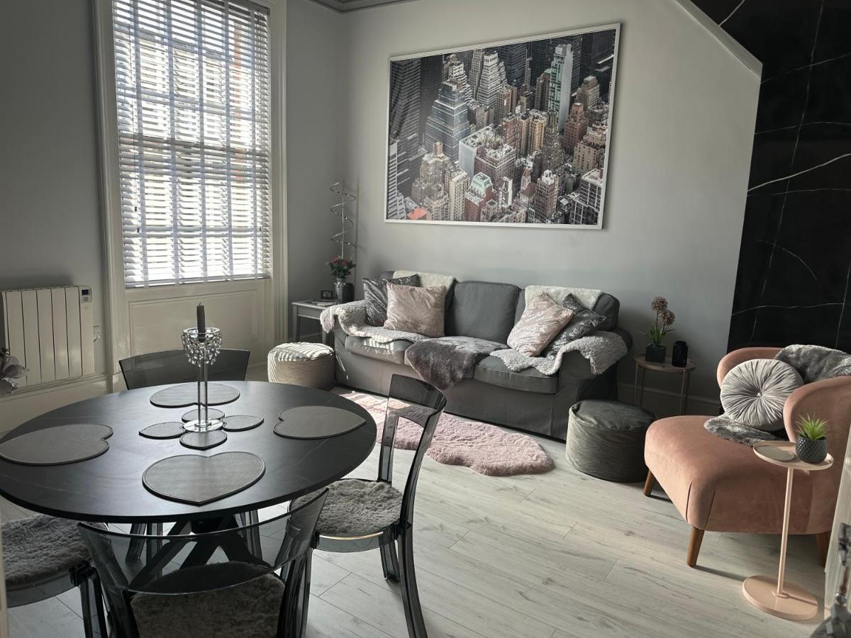 Courtyard Holiday Apartments Belper Extérieur photo