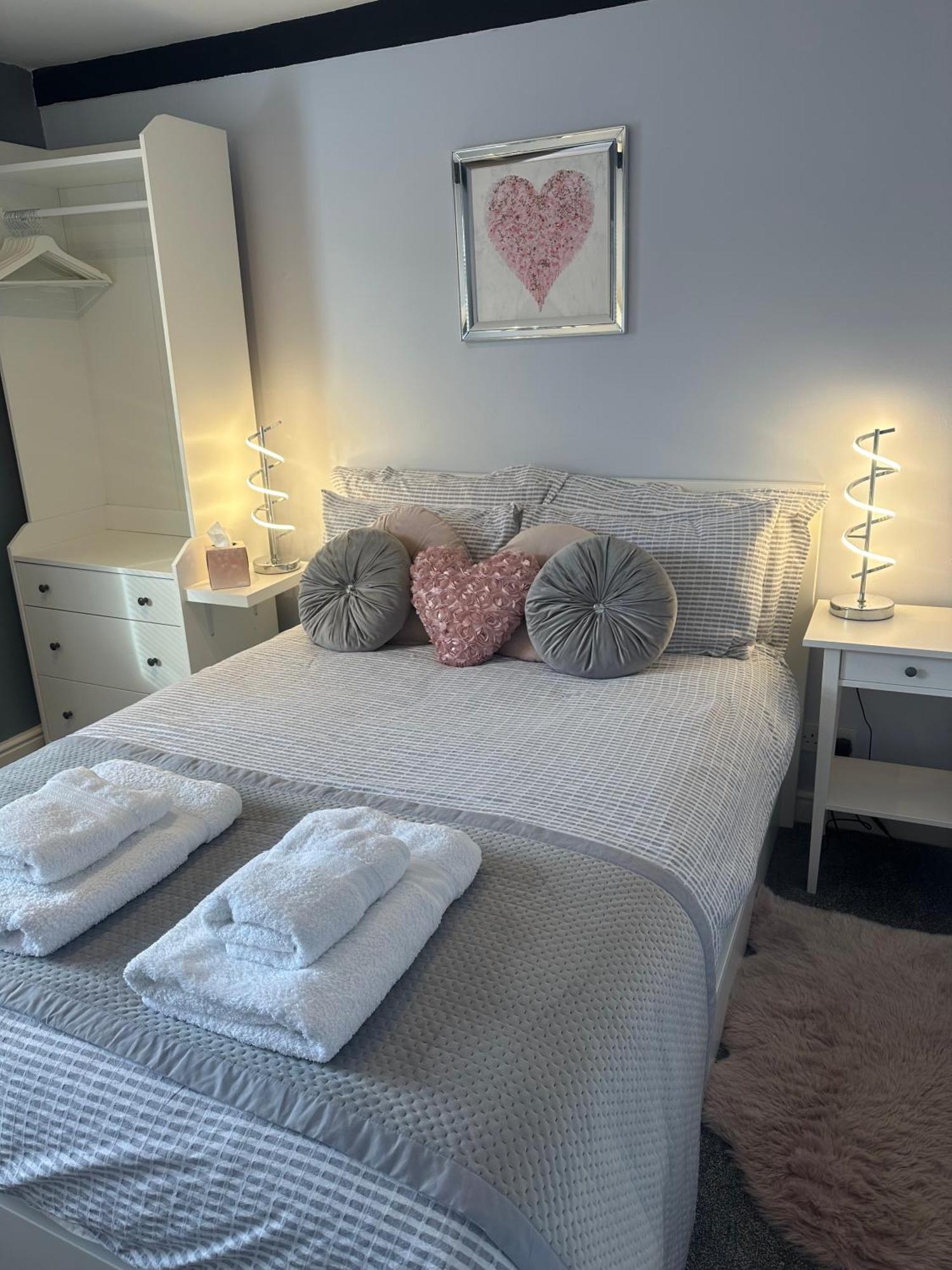 Courtyard Holiday Apartments Belper Extérieur photo